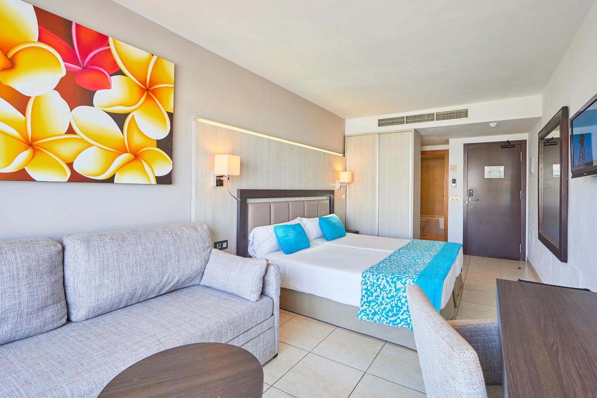 Fergus Style Bahamas (Adults Only) Hotel Platja d'en Bossa Eksteriør billede