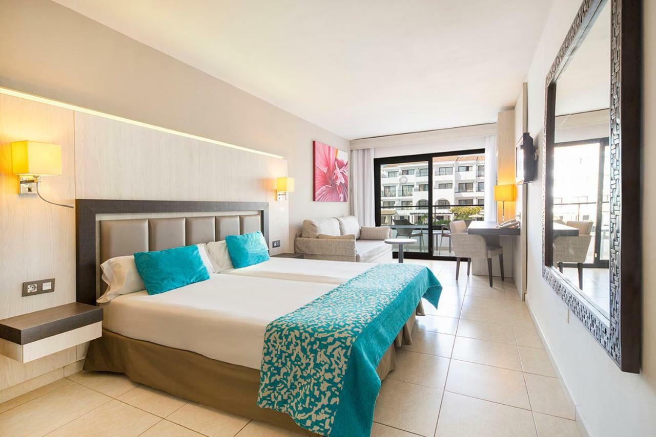 Fergus Style Bahamas (Adults Only) Hotel Platja d'en Bossa Eksteriør billede